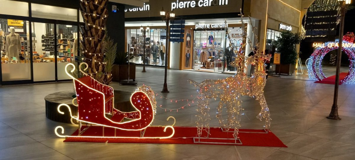 Işıklı Yılbaşı Süsleri ile AVM, Otel ve Cadde Dekorasyonu Nasıl Yapılır?