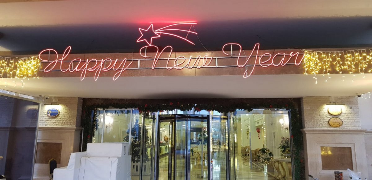 Işıklı Yılbaşı Süsleri ile AVM, Otel ve Cadde Dekorasyonu Nasıl Yapılır?