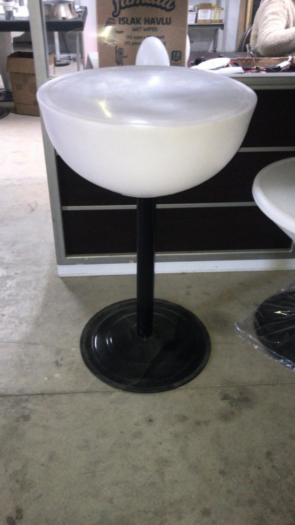 Ayaklı LED Bistro Masa