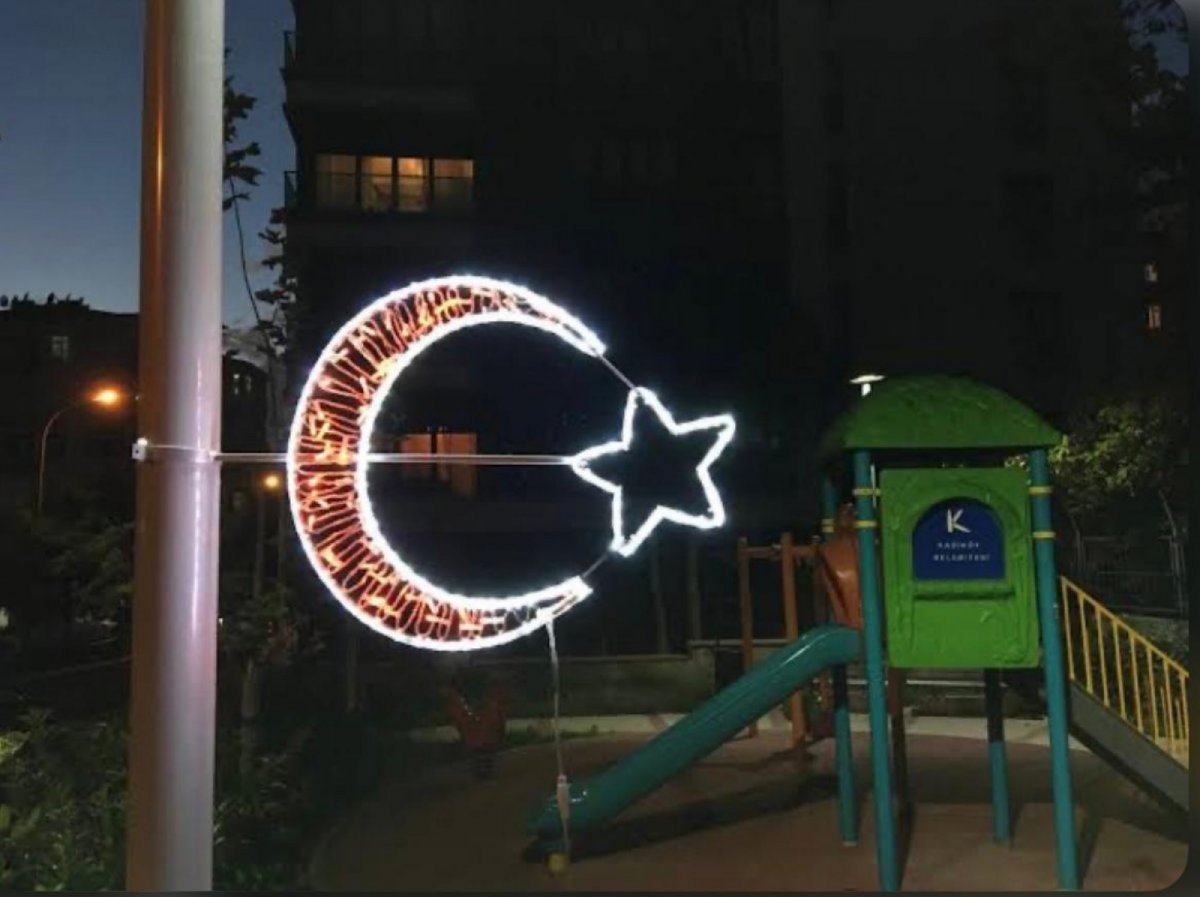 Cadde Yılbaşı Süslemeleri